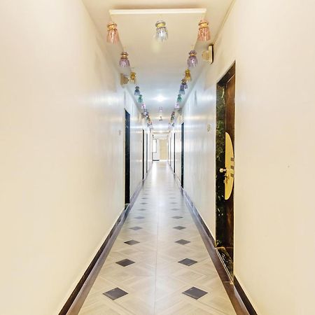 SPOT ON 44704 Harihar Lodging And Yatri Niwas Hotel Kolhapur Bagian luar foto