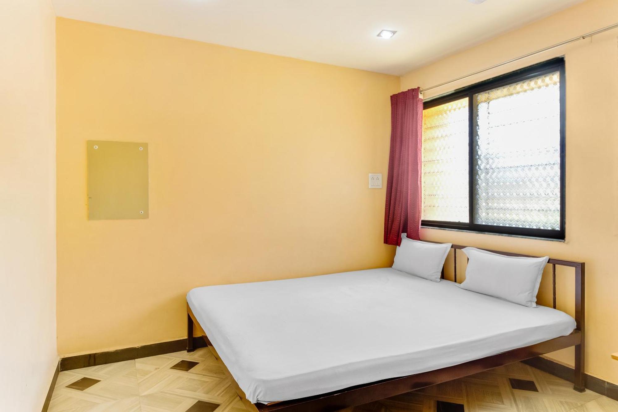 SPOT ON 44704 Harihar Lodging And Yatri Niwas Hotel Kolhapur Bagian luar foto